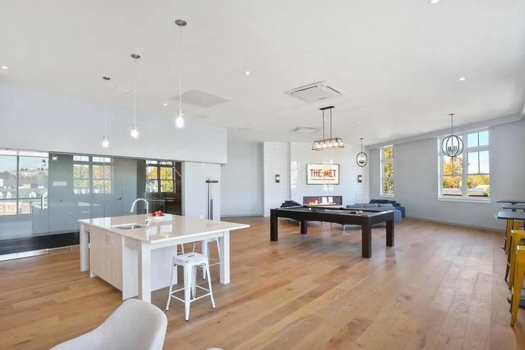 Luxury Apartment With Gym, Steps From Commuter Rail #4011 Reading エクステリア 写真